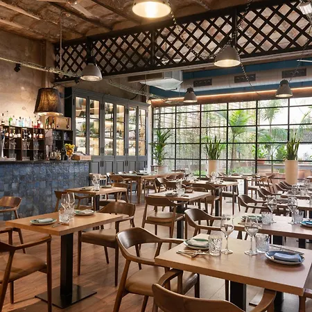 布隆多建筑师酒店 酒店 4*
