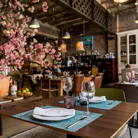 布隆多建筑师酒店